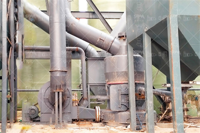 电解铝大修渣生产冰晶石工艺中大修渣粉磨用什么设备